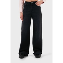 Emporio Armani Pamuklu Relaxed Fit Geniş Paça Vintage Görünümlü Jeans Bayan KOT PANTOLON EW000737 AF17033 MC002