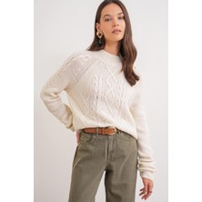 6855 Kadın Dik Yaka Saç Örgülü Triko Kazak Krem