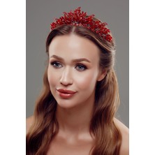 Kristal Taşlı Gümüş Gelin Tacı – Işıltılı ve Asil Tasarım