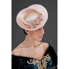 Çiçek Detaylı Özel Tasarım Kadın Kep – Nikah, Nişan, Düğün ve Özel Davet Şapkası