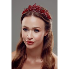 Kristal Taşlı Gümüş Gelin Tacı – Işıltılı ve Asil Tasarım