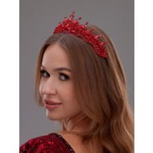 Kristal Taşlı Taç – Işıltılı ve Zarif Davet Aksesuarı