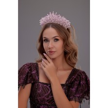 Kristal Çiçek Desenli Gelin Tacı – Gümüş Işıltılı Zarif Tasarım