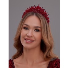 Kristal Taşlı Gelin Tacı – Işıltılı ve Gösterişli Saç Aksesuarı