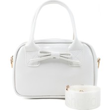 Kırışık Dokulu Beyaz SHK217 Fiyonklu Suni Deri, Tek Bölmeli, Fermuarlı,kolon Askılı, El, Kol ve Omuz Çantası