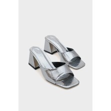 Nara Küt Burunlu Orta Topuklu Kadın Terlik