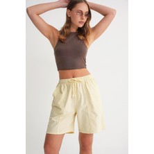 4732 Kadın Şehir Boy Parça Boyalı Basic Şort Sarı