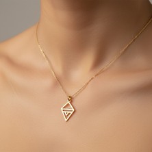 Tabitala TabiTela 8 ayar altın kolye ucu üçgen GM243 1 gr