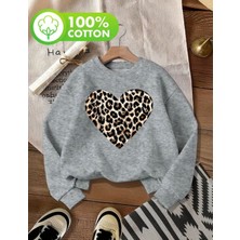 Leopar Kalp Desen Detaylı Bisiklet Yaka Içi Polarlı Sweatshirt