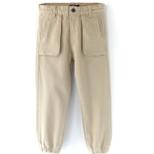 Kapaklı Patch Cep Detaylı Erkek Çocuk Kanvas Jogger Pantolon Bej Renk Erkek Çocuk Pantolonu 001-0002084