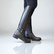 Siyah Hakiki Deri Arkadan Lastikli Içten Fermuarlı Kadın Diz Altı Binici Çizme