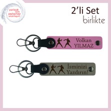 Teknik Dövüşen Ruhlara, Isme Özel Yazılı 2’li Anahtarlık, Akıl ve Gücü Buluşturan Hediye, Pembe-Gri