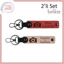 Anı Biriktiren Fotoğrafçılara, Kamera Motifli, Kişiye Özel 2’li Deri Anahtarlık, Nar-Yavru Ağzı