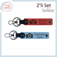 Objektife Yansıyan Duygular, Kamera Desenli Kişiye Özel 2’li Anahtarlık Seti, Nar Çiçeği-Gök Mavi