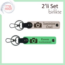 Fotoğraf Tutkunu Arkadaşa, Kamera Motifli, Kişisel Isimli 2’li Anahtarlık Hediyesi, Pudra-F Yeşil