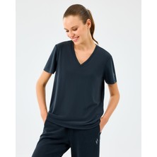 Skechers W V Neck T-Shirt Kadın Siyah Tshirt S2510277-3817