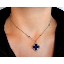 Crystal Atelier Lacivert Kristal Taşlı Yonca Kolye - Kadın Zarif Şık Takı Hediyelik Şans Kolyesi - Trend Minimalist Aksesuar Günlük Kombin ve Özel Gün Hediyesi - Yonca Şans Kolyesi