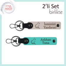Sokaktan Gelen Sevgiye, Kedili, Isme Özel Kişiselleştirilebilir Deri Anahtarlık Seti, Pudra-Turkuaz