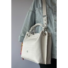 Just Polo Kadın Just Polo Kabartma Desenli Mıknatıslı Çıtçıt Kapama El Çantası Omuz Askısıyla