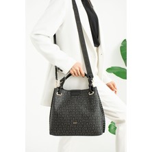 Just Polo Kadın Just Polo Kabartma Desenli Mıknatıslı Çıtçıt Kapama El Çantası Omuz Askısıyla