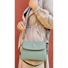 Just Polo Kadın Çapraz Çanta Suni Deri Yazı Deseniyle Şık ve Modern 0-15 lt Kapasite