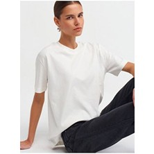 30312 Dekoratif Dikişli Bisiklet Yaka Tshirt-Ekru