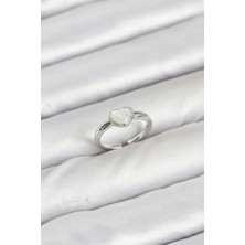 Pirinç Gümüş Renk Kalpli Kadın Yüzük - EBJ250927W37968