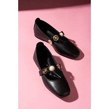 Stamp Siyah Cilt Inci ve Mühür Aksesuar Bantlı Babet