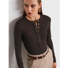 32024 Çıtçıtlı Uzun Kollu Top-Koyu Kahve