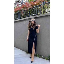 Kadın Yuvarlak Ribana Yaka Beyaz Yırtmaç Detaylı Viskon Elbise, Kırmızı Gül Figürlü Kolye Hediye