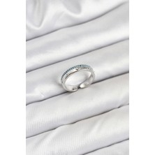 Pirinç Gümüş Renk Sıralı Zirkon Taşlı Kutup Yıldızı Model Kadın Yüzük