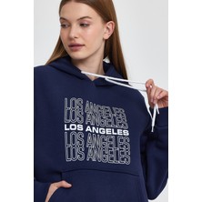 Kadın Kapşonlu Rahat Kalıp Içi Polarlı 3 Iplik  Los Angeles Baskılı Sweatshırt SPR24SWK10