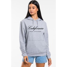 Kadın Kapşonlu Rahat Kalıp Ince El Yazılı Californıa Baskılı Swetashırt SPR24SWK121