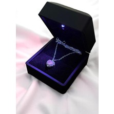 Işıklı Kutuda Çelik Pembe Kalpli Parlak Ciddi Ilişki Kolyesi Kararmaz Sevgiliye Hediye