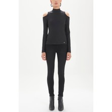 Siyah Omuzları Pencere Detaylı Bluz 19417