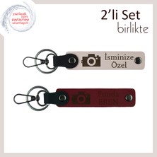 Miawiki Sanatı Seven Sevgiliye, Kamera Desenli, Kişiselleştirilebilir Isim Yazılı Anahtarlık, Pudra-Bordo