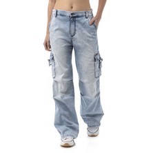 WD544 Kadın Bol Paça Kot Pantolon – Kargo Cepli Buz Mavisi Rahat Kesim Pantolon