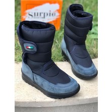 Kürklü Çocuk Kar Botu