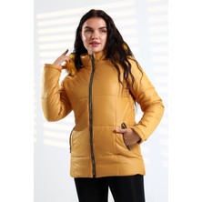 Kadın Kapişonu Fermuarlı Su ve Rüzgar Geçirmez Kapitone Mont