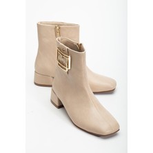 Bej Kadın Kısa Topuklu Bot Küt Burun Metal Aksesuarlı Suni Deri