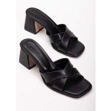 Büyük Beden Kadın Topuklu Terlik Siyah Çapraz Bantlı Kısa Topuklu