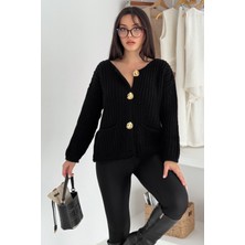 Kadın Altın Düğmeli Dokulu Örgü Hırka – Zarif & Vintage Dokunuş