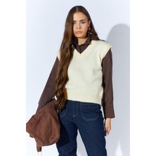 Kadın Krem V Yakalı Basic Süveter