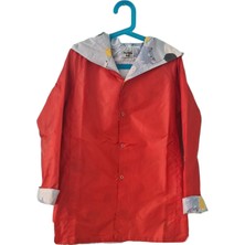 Kırmızı Içi Bulut Desenli Yağmurluk Rüzgarlık