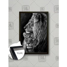 Birbirine Sarılan Aslan ve Kaplan Aşk Güçlü Sevgili Hediye Çerçeveli Dikey Kanvas Tablo