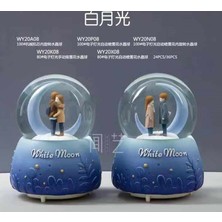 baytoptan Ay Altında Buluşan Çift Işıklı Müzikli Püskürtmeli Büyük Boy Kar Küresi