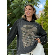 NC59085 Italyan Yazı Baskılı Kol Zımbalı Kapişonlu Sweatshirt Siyah