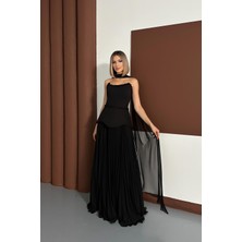 Straplez Boncuk Işlemeli Eteği Piliseli Siyah Abiye Elbise