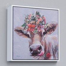 Çerçeveli Çiçek Taçlı Güzel Yayla Ineği Kanvas TABLO-5878