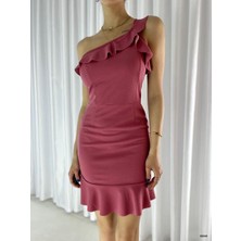 Moda Feminen Tek Omuz Detay Volanlı Krep Kumaş Elbise 582446 Gülkurusu